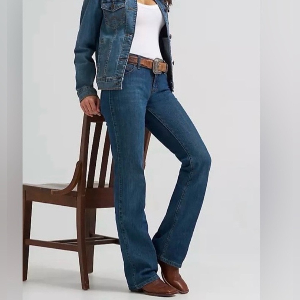 WRANGLER® ULTIMATE RIDING JEAN Q-BABY MID-RISE BOOTCUT - Picture 1 of 7